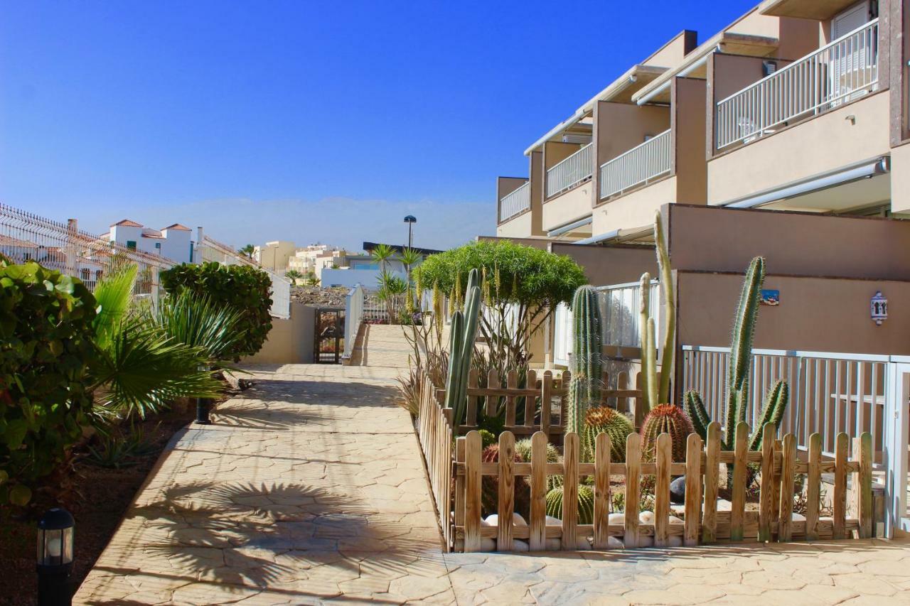 Sunny Ocean View Apartment *